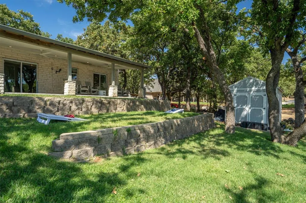 1599 Country Club Road