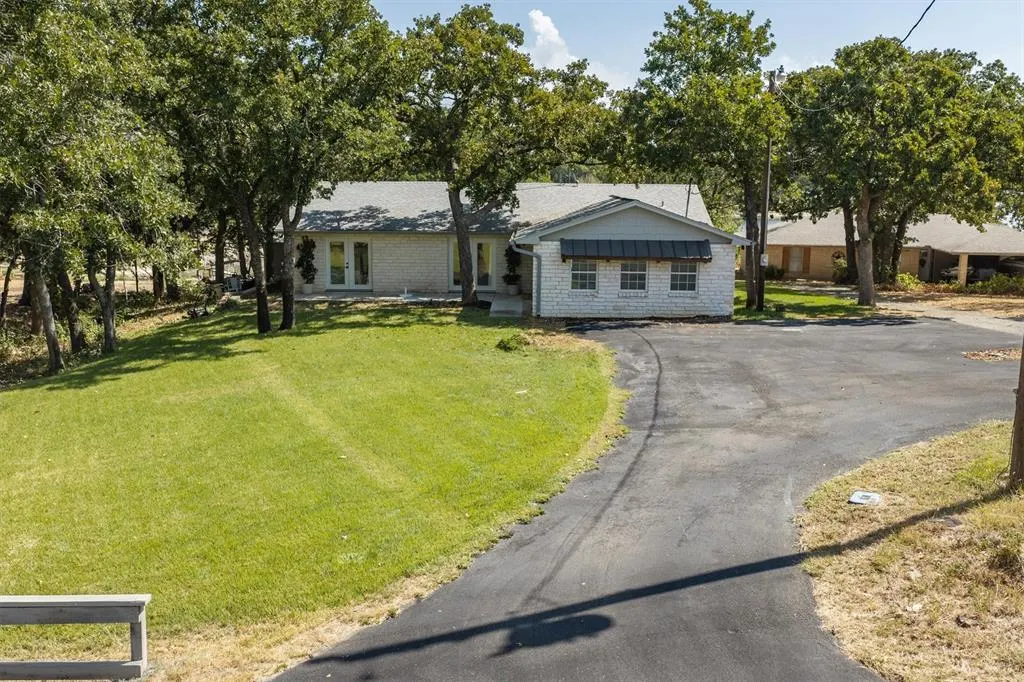 1599 Country Club Road