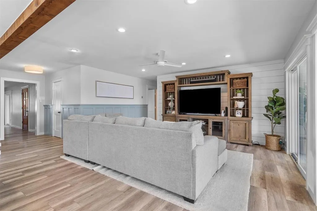 1599 Country Club Road