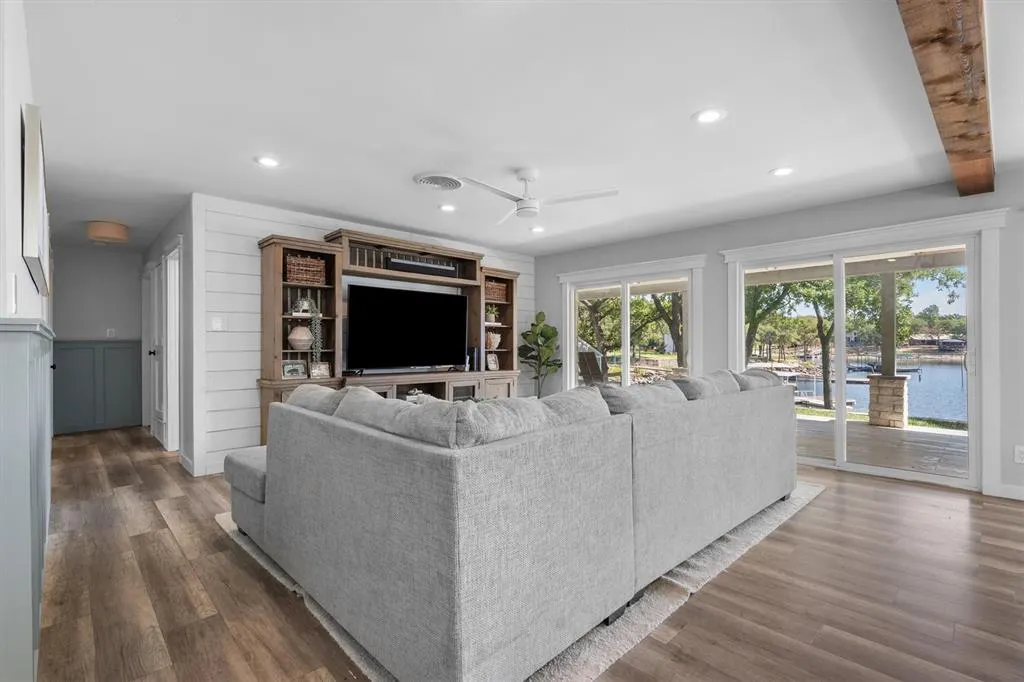 1599 Country Club Road