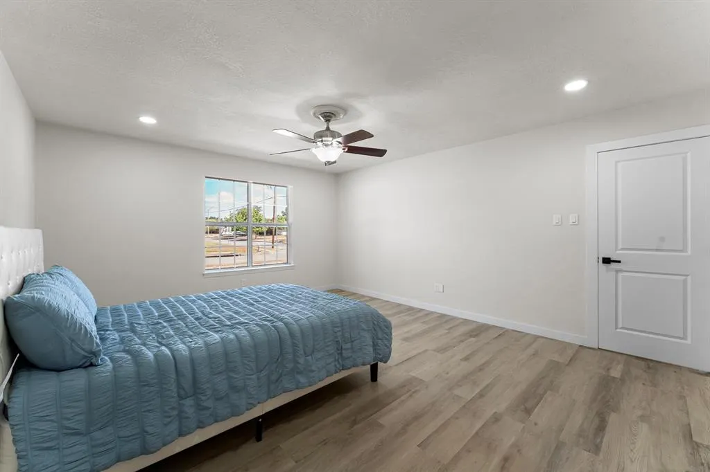 1714 Baylor Drive S