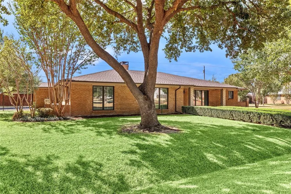 1804 Twin Brook Turn