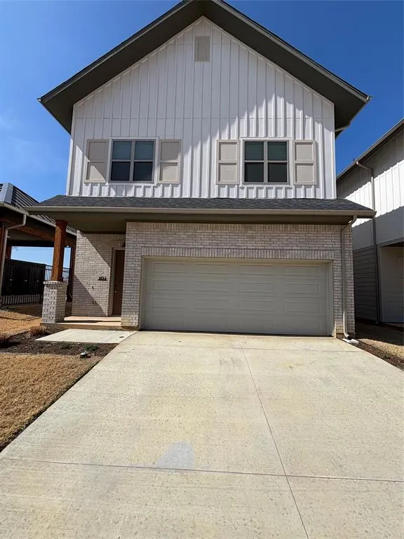 2036 Oak Grove #117