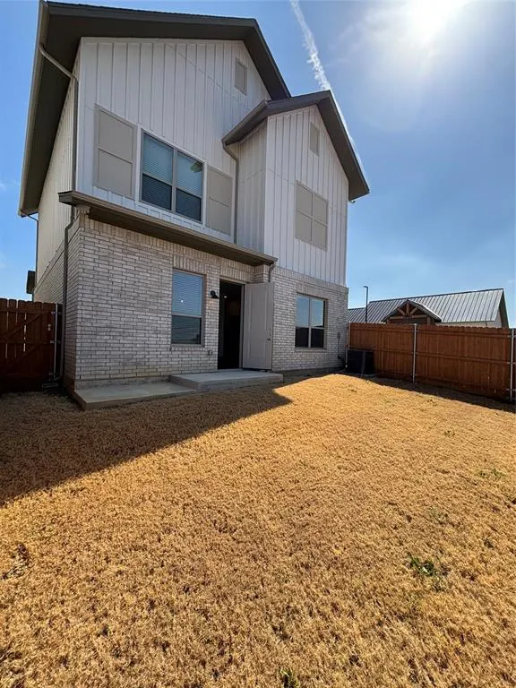 2036 Oak Grove #117