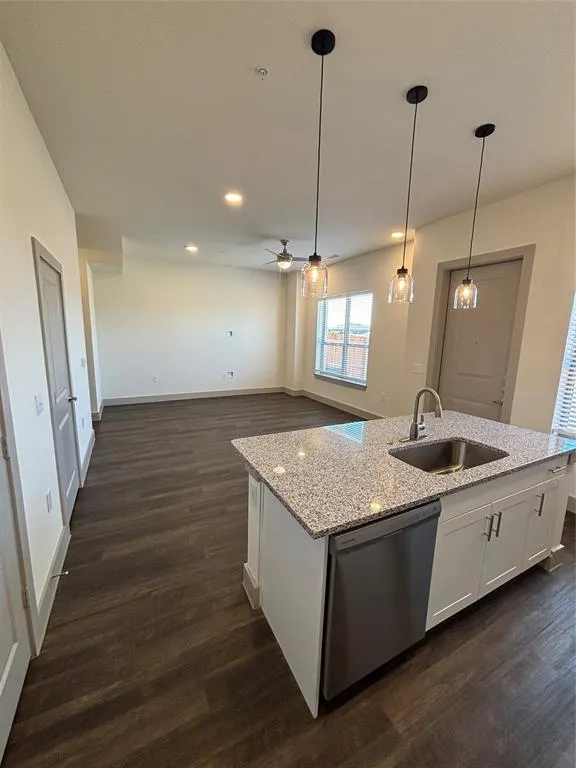 2036 Oak Grove #117