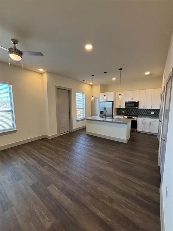2036 Oak Grove #117