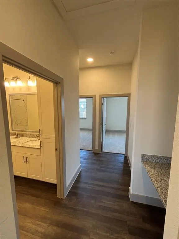 2036 Oak Grove #117