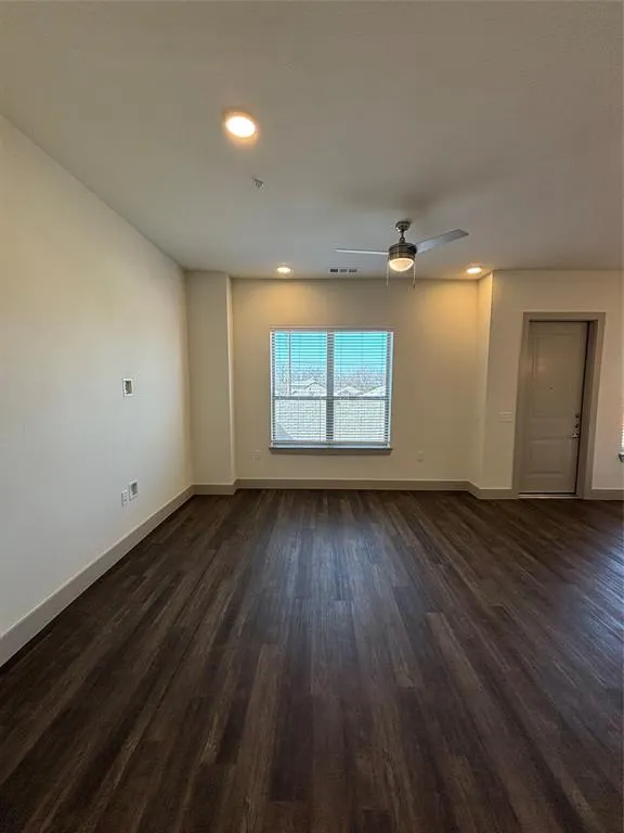 2036 Oak Grove #117