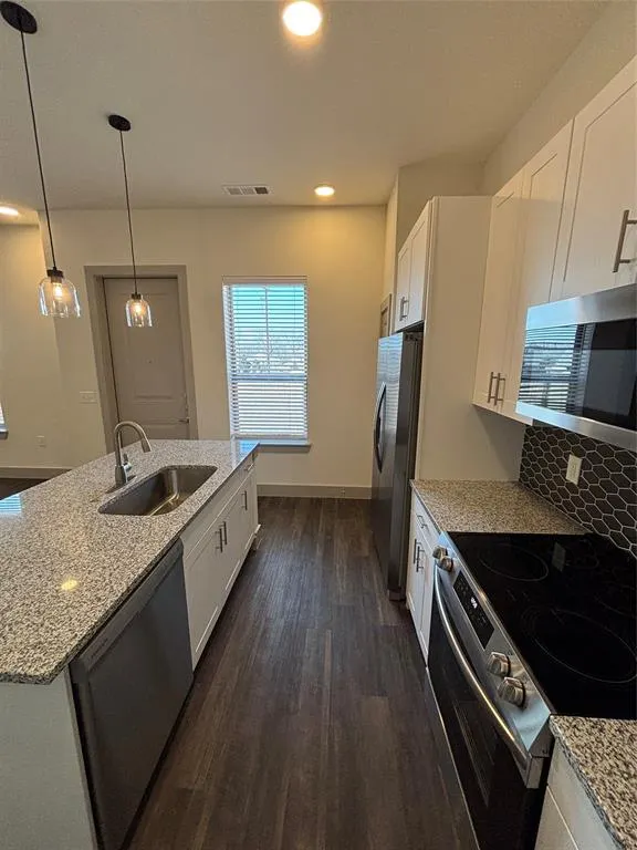 2036 Oak Grove #117