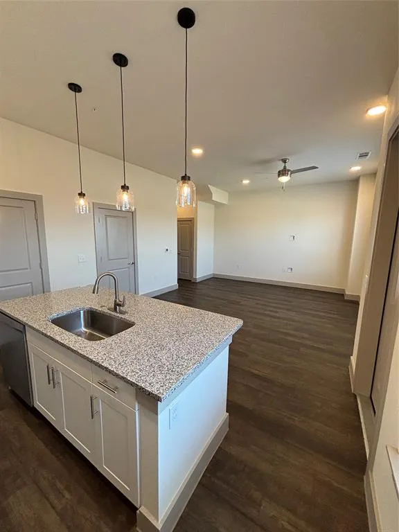 2036 Oak Grove #117