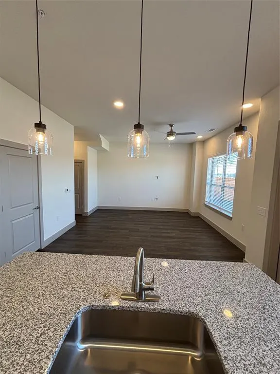 2036 Oak Grove #117