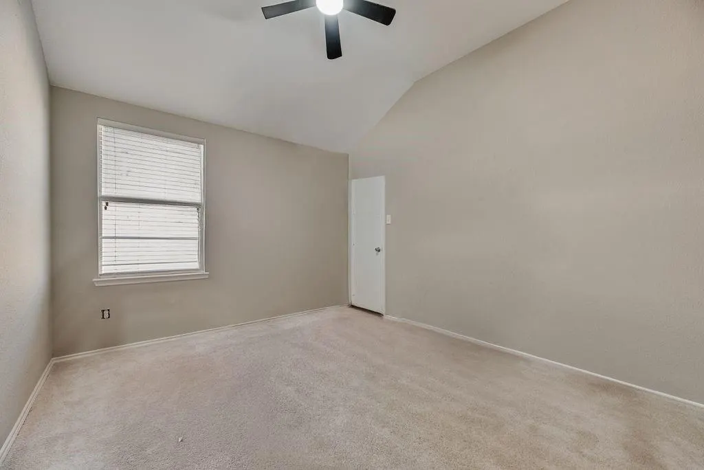 1316 Hunter Lane