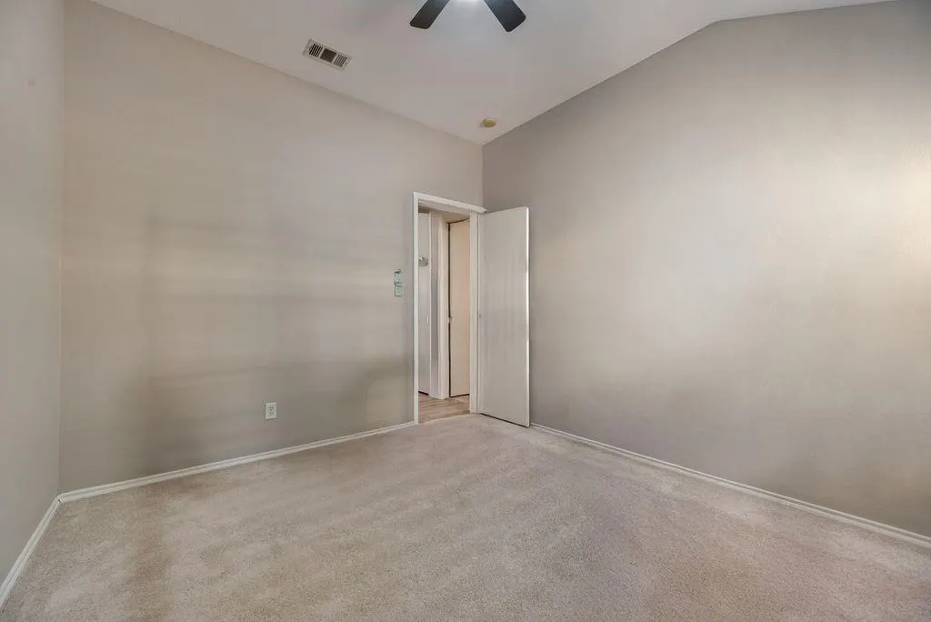 1316 Hunter Lane