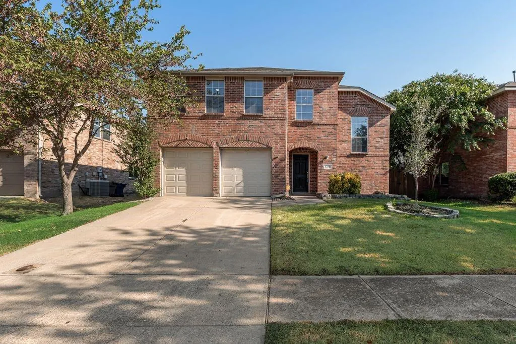 1316 Hunter Lane