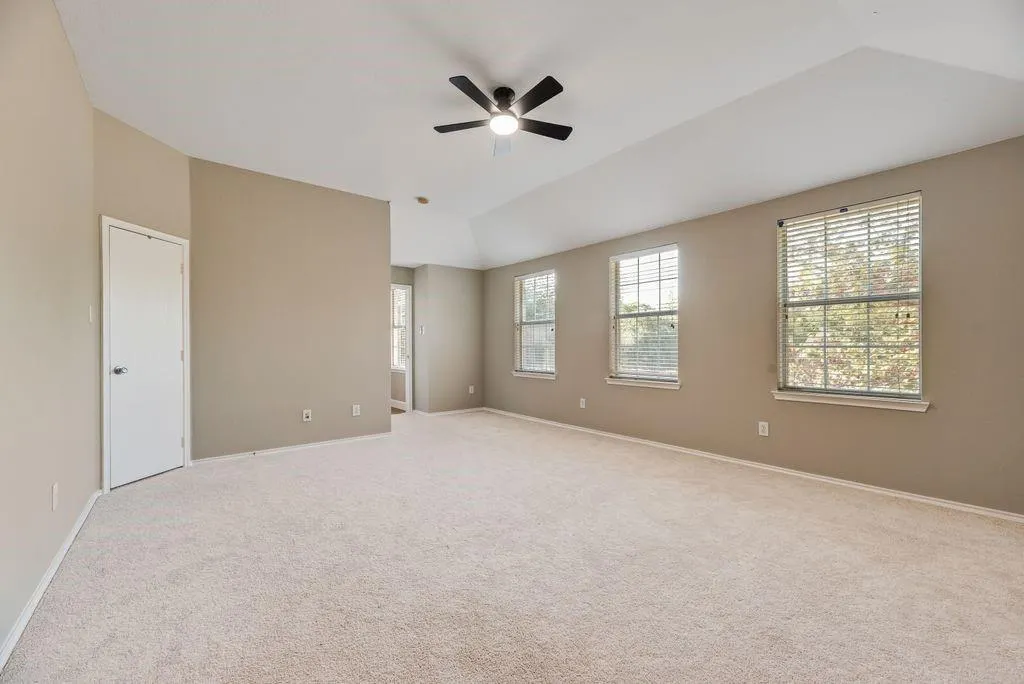 1316 Hunter Lane