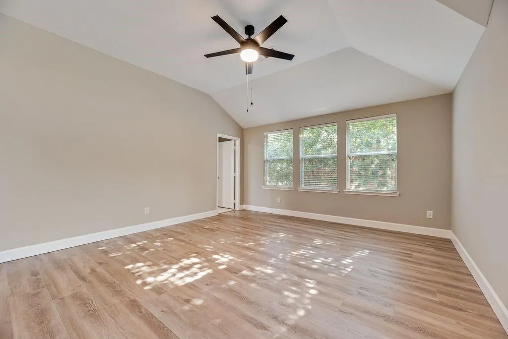 1316 Hunter Lane