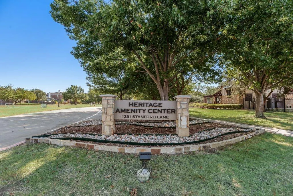 1316 Hunter Lane