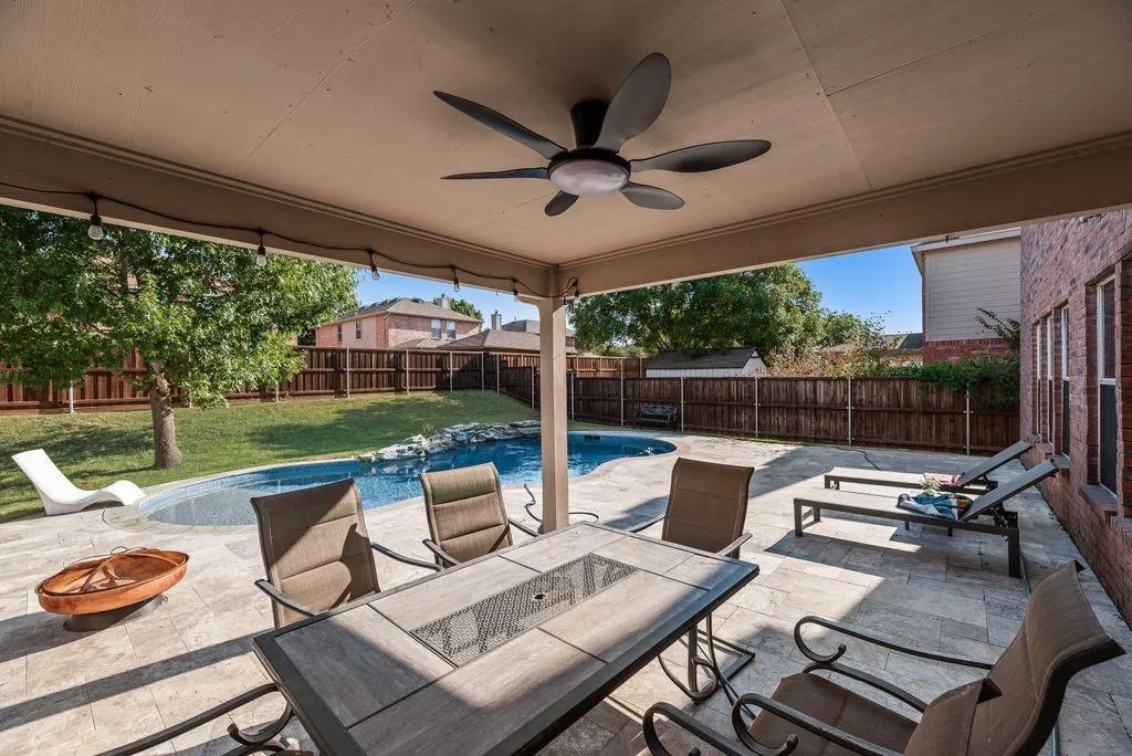 1316 Hunter Lane