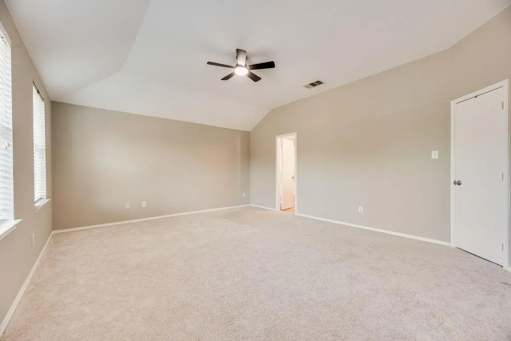 1316 Hunter Lane