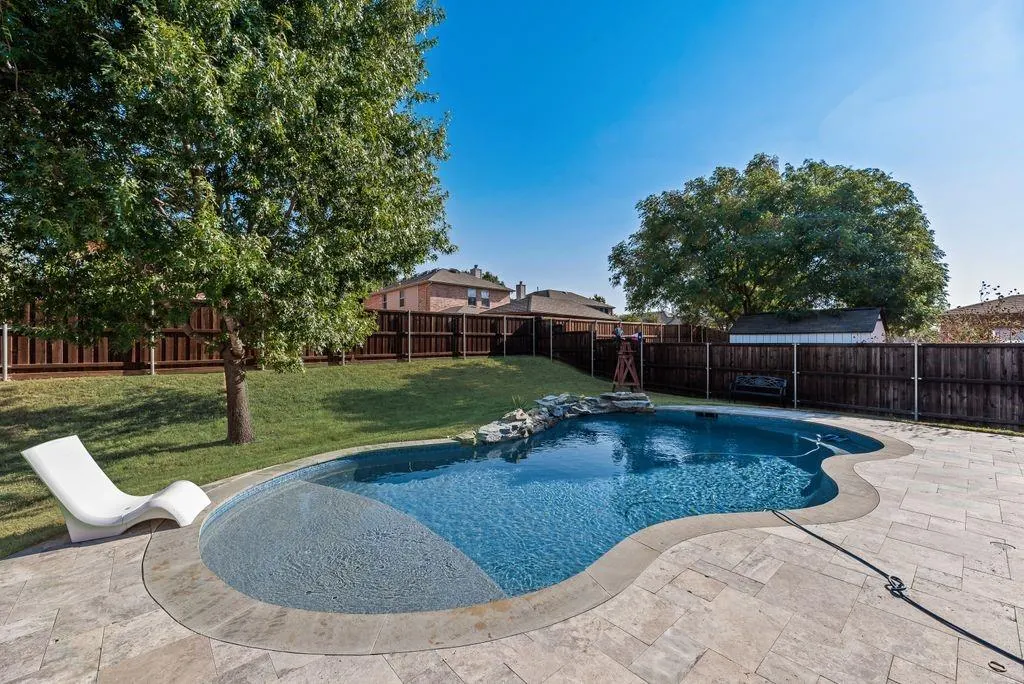 1316 Hunter Lane