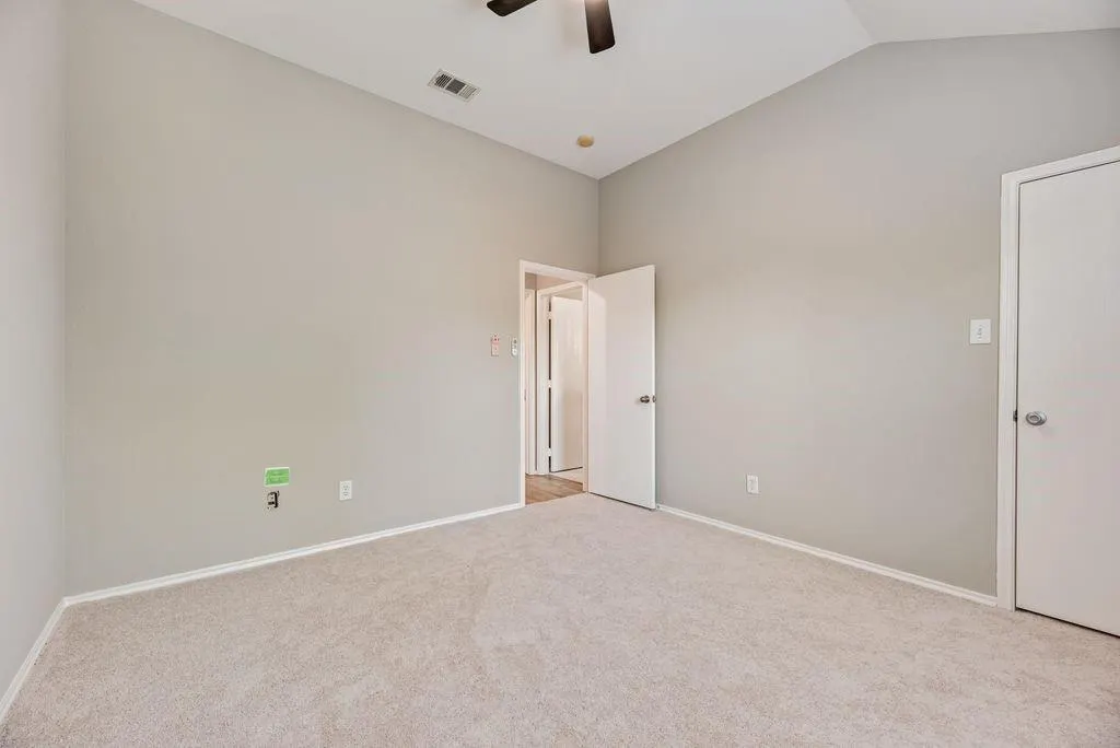 1316 Hunter Lane