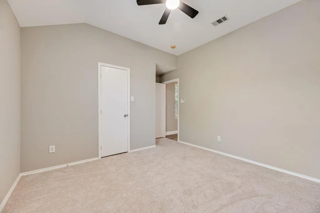 1316 Hunter Lane