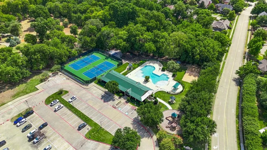 1125 Shadetree Lane