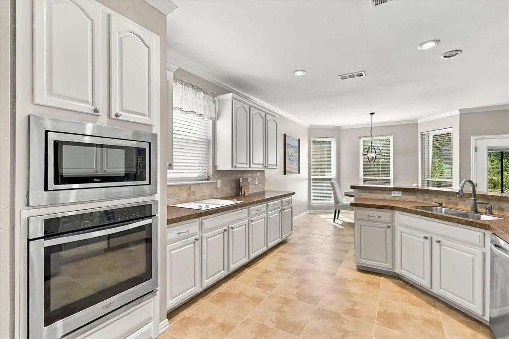 1125 Shadetree Lane