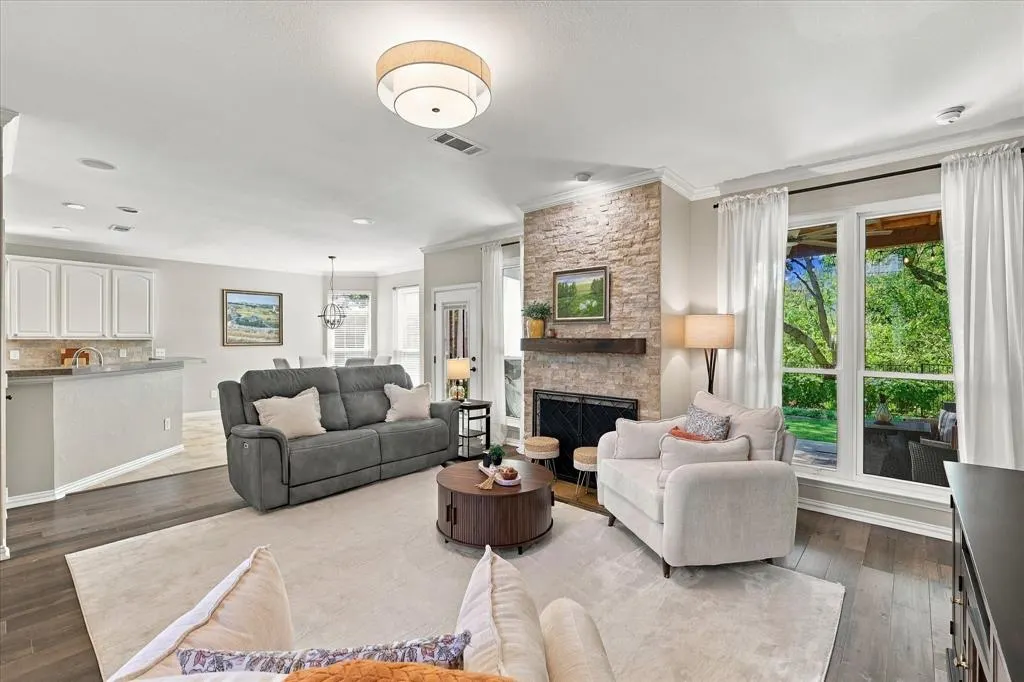 1125 Shadetree Lane