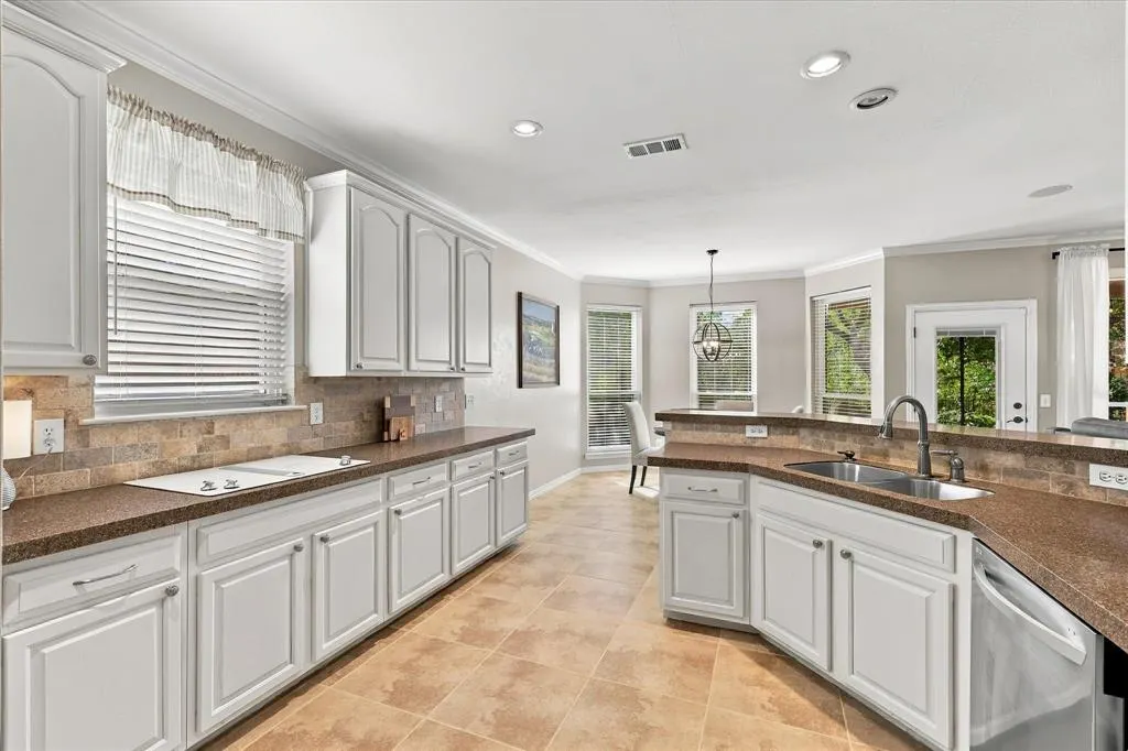 1125 Shadetree Lane