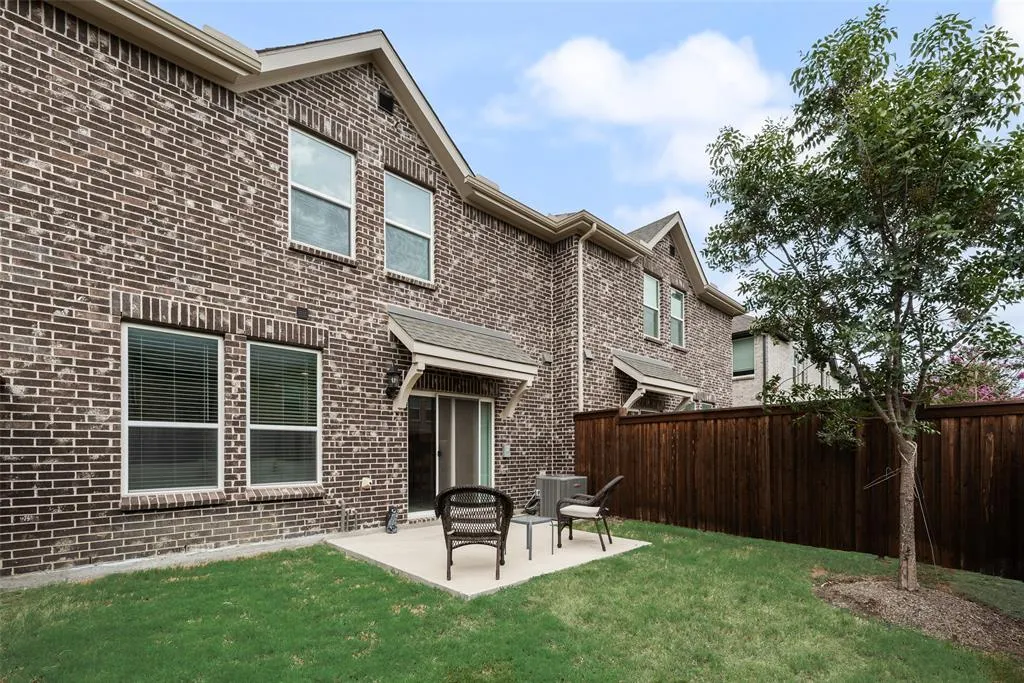 1319 Hill Country Place