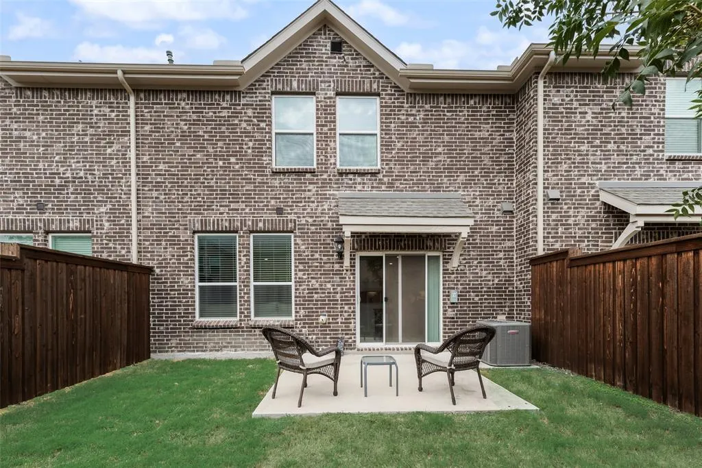 1319 Hill Country Place