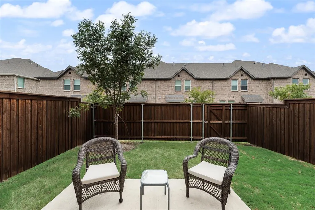1319 Hill Country Place