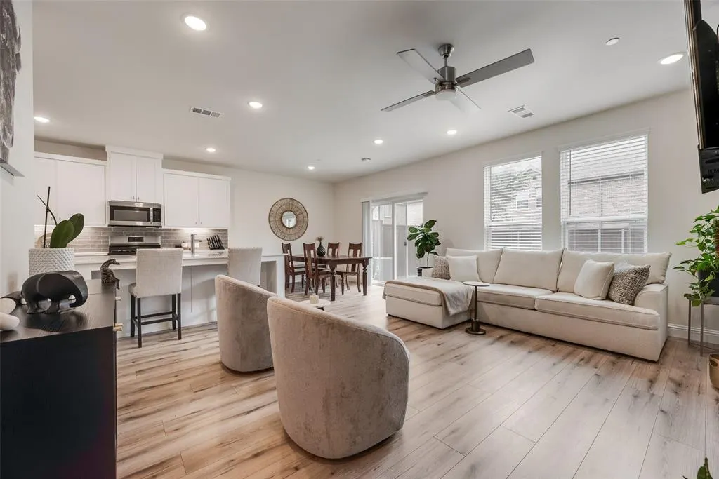1319 Hill Country Place