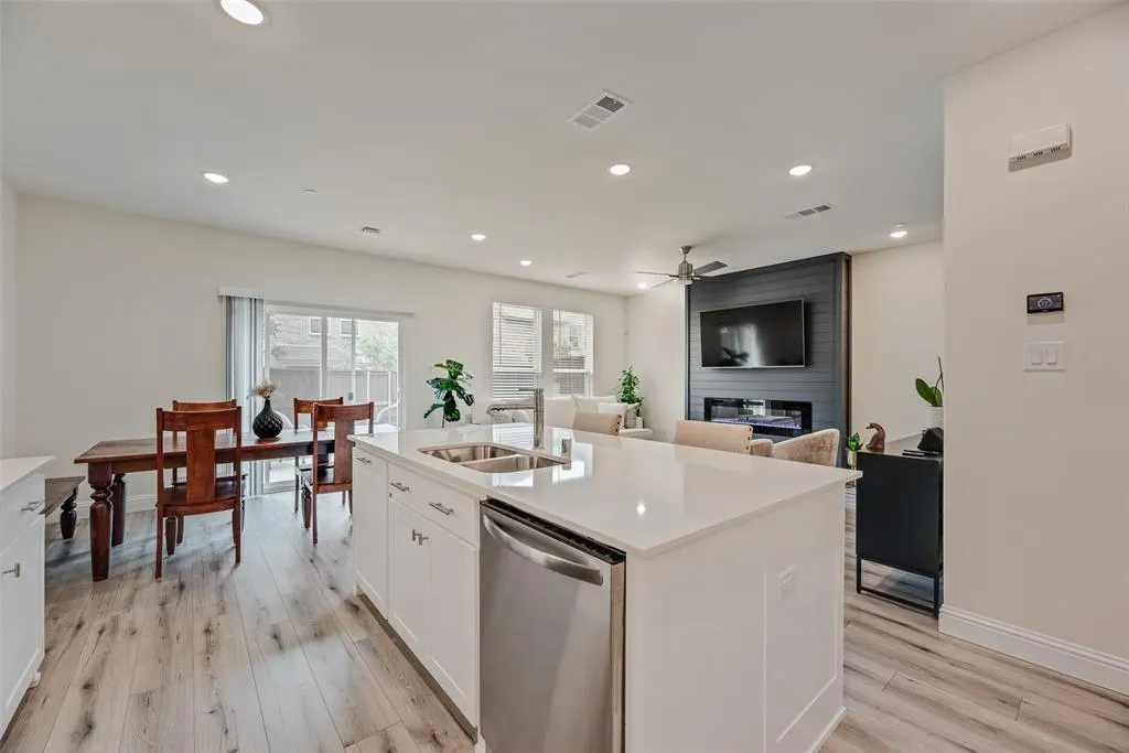 1319 Hill Country Place