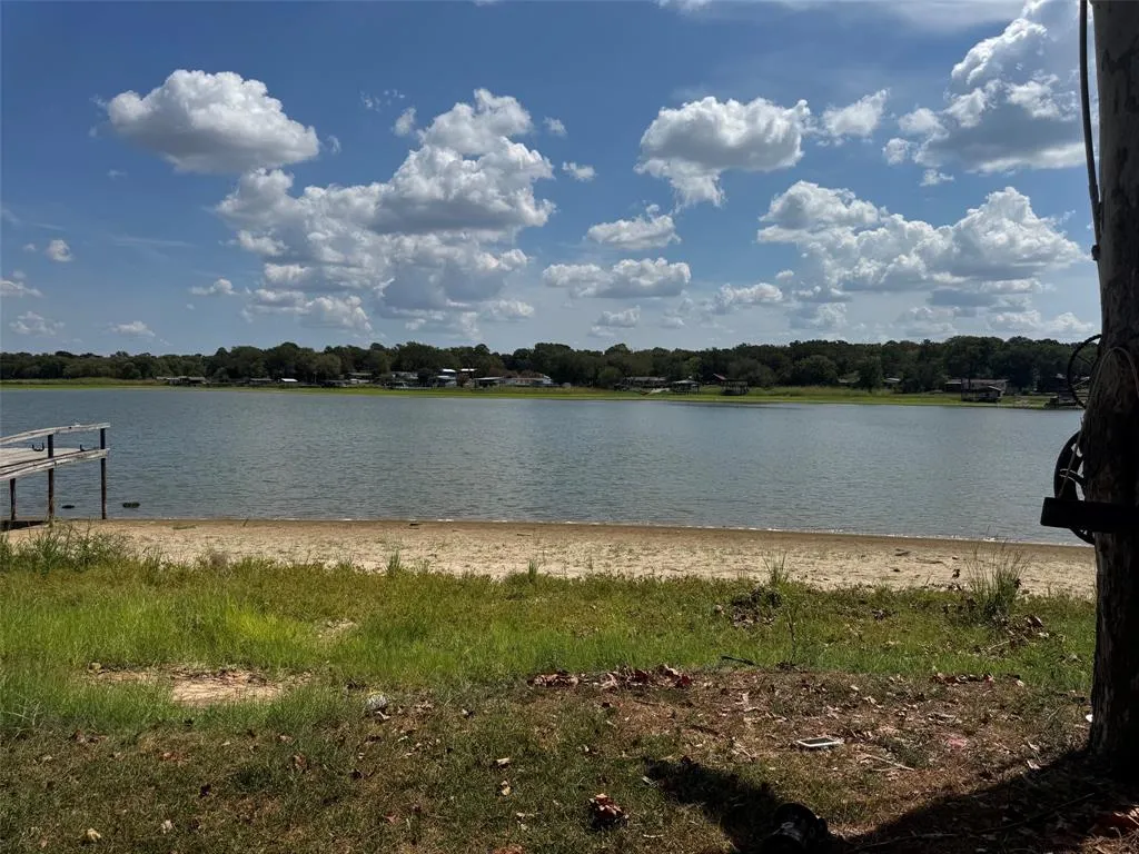 115 Shoreline Drive