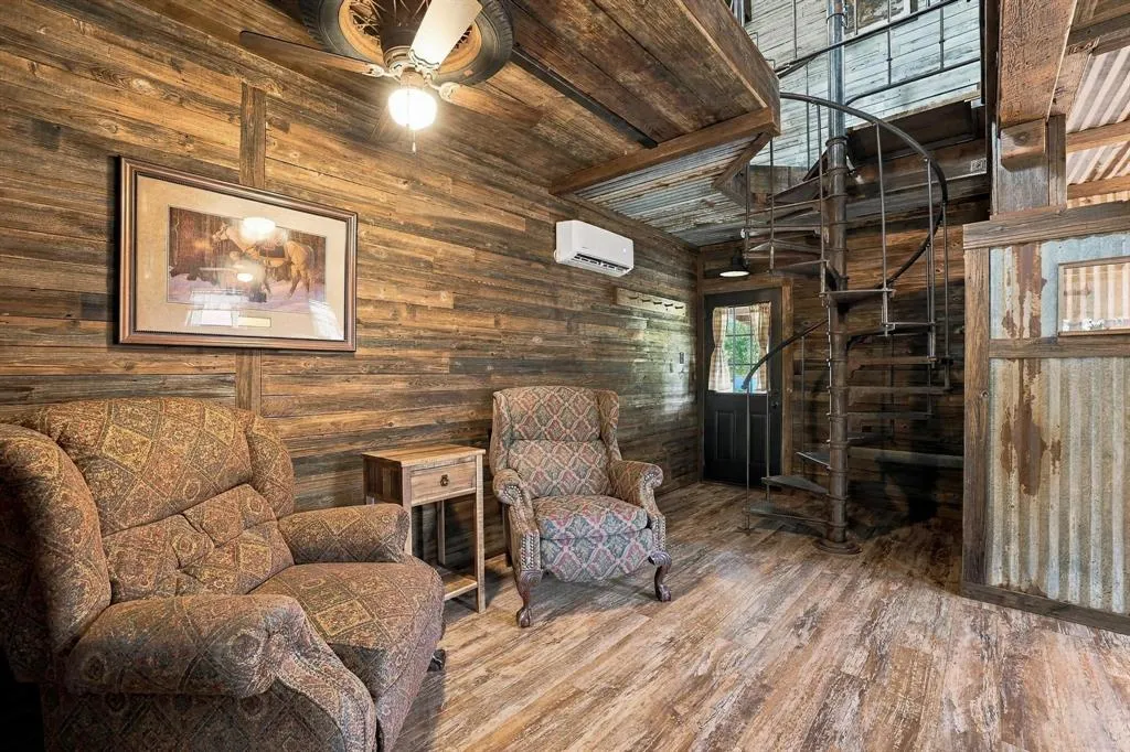 351 County Road 2274