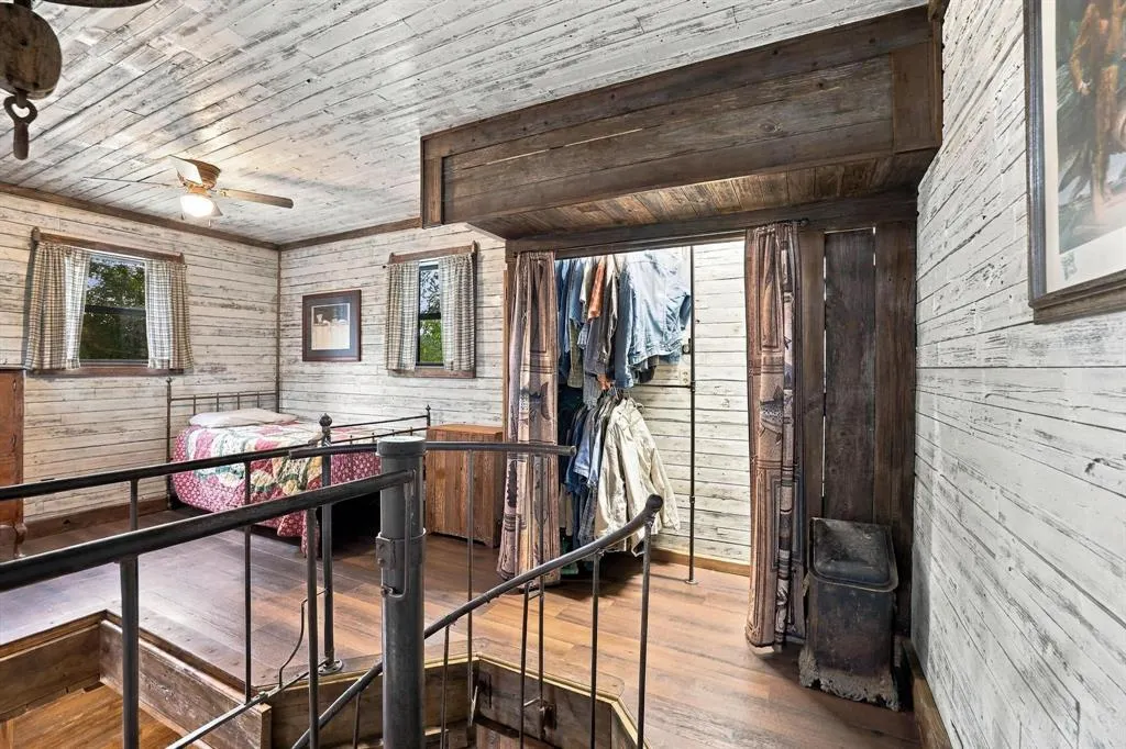 351 County Road 2274