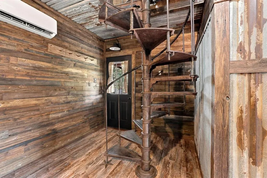 351 County Road 2274