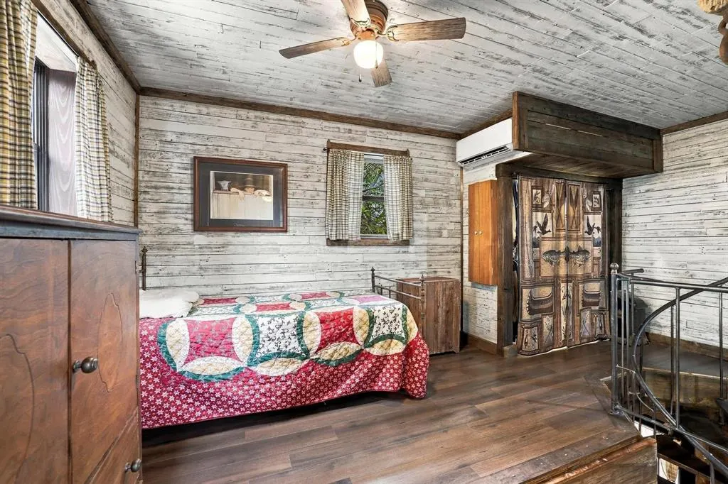 351 County Road 2274