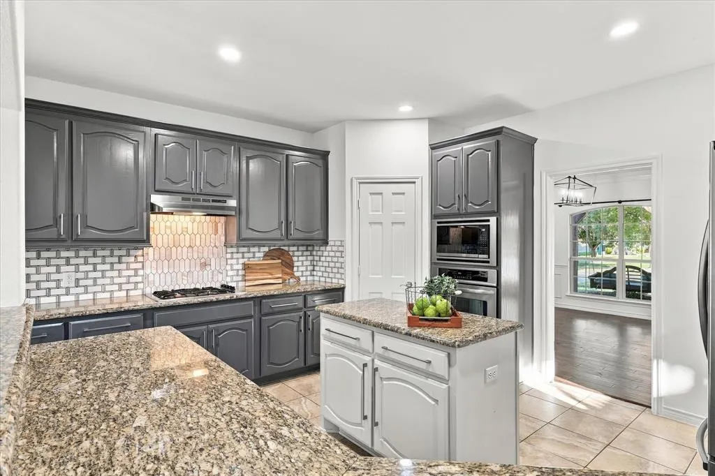1329 Bateman Lane