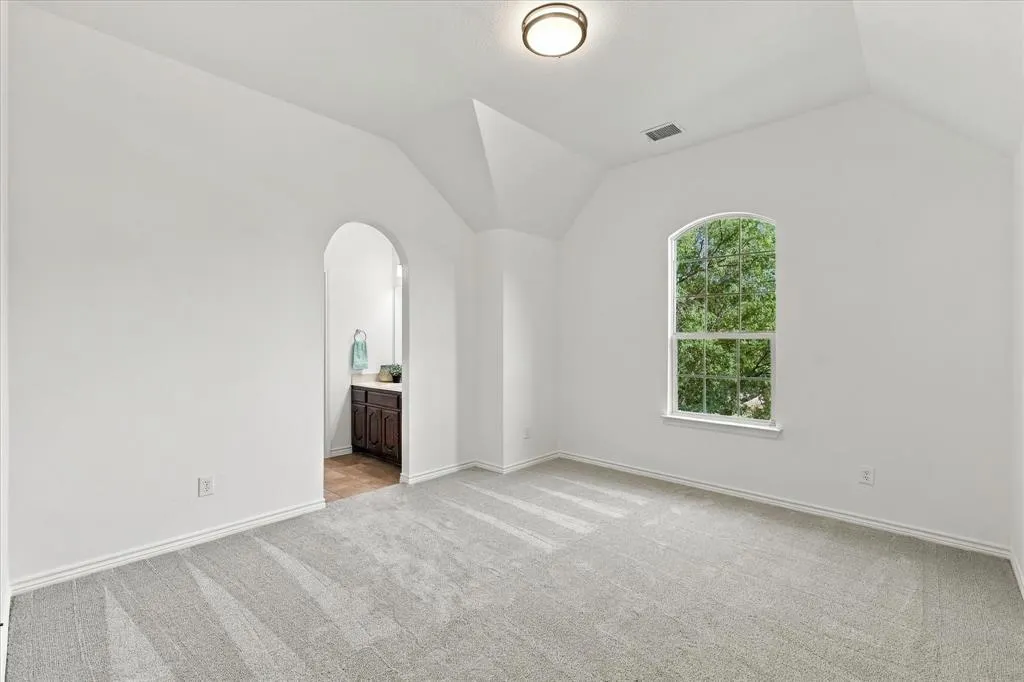 1329 Bateman Lane