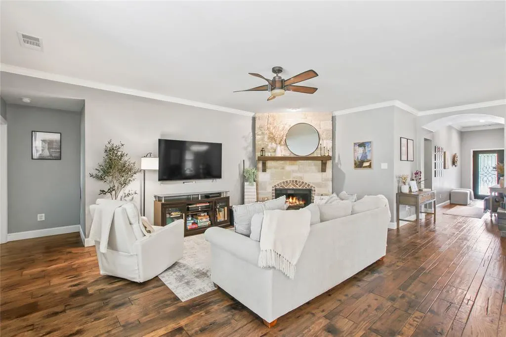 913 Freesia Drive