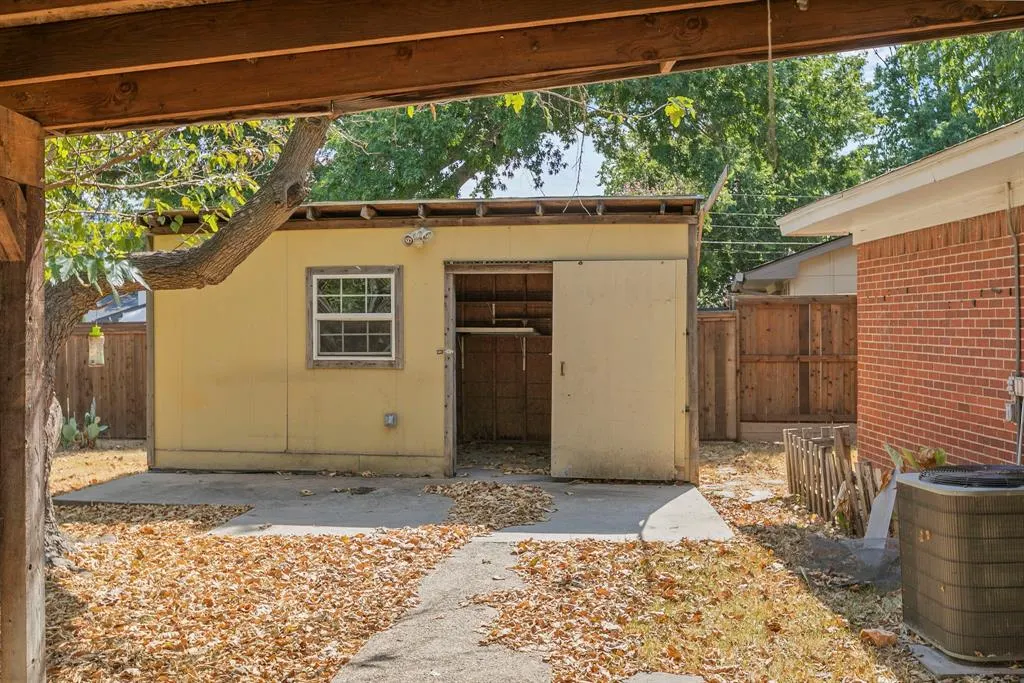 1306 N Floyd Road