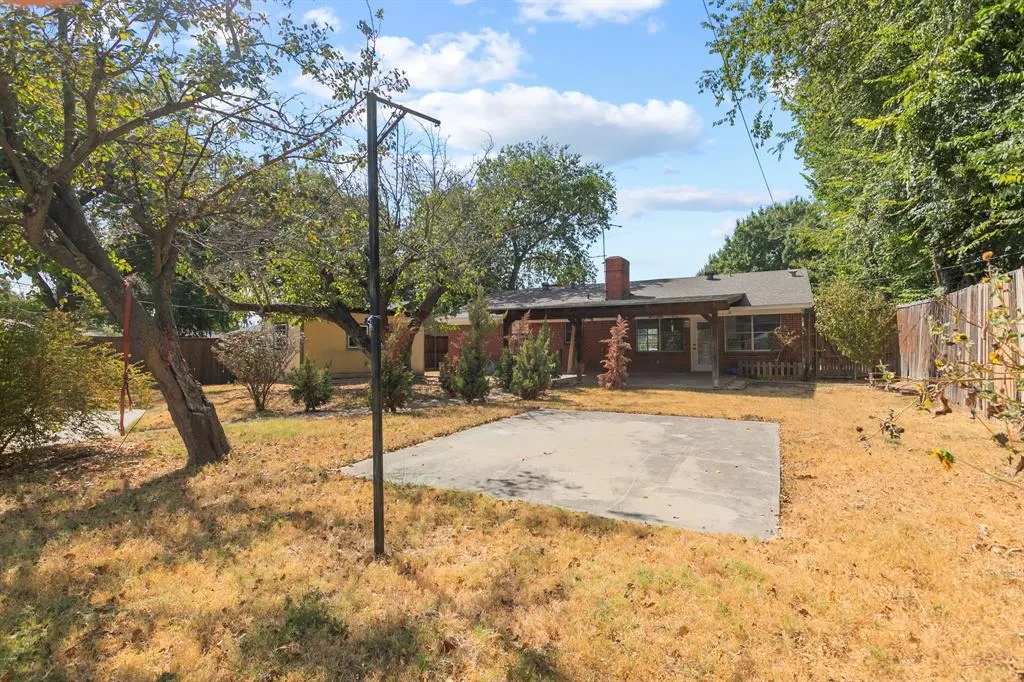 1306 N Floyd Road