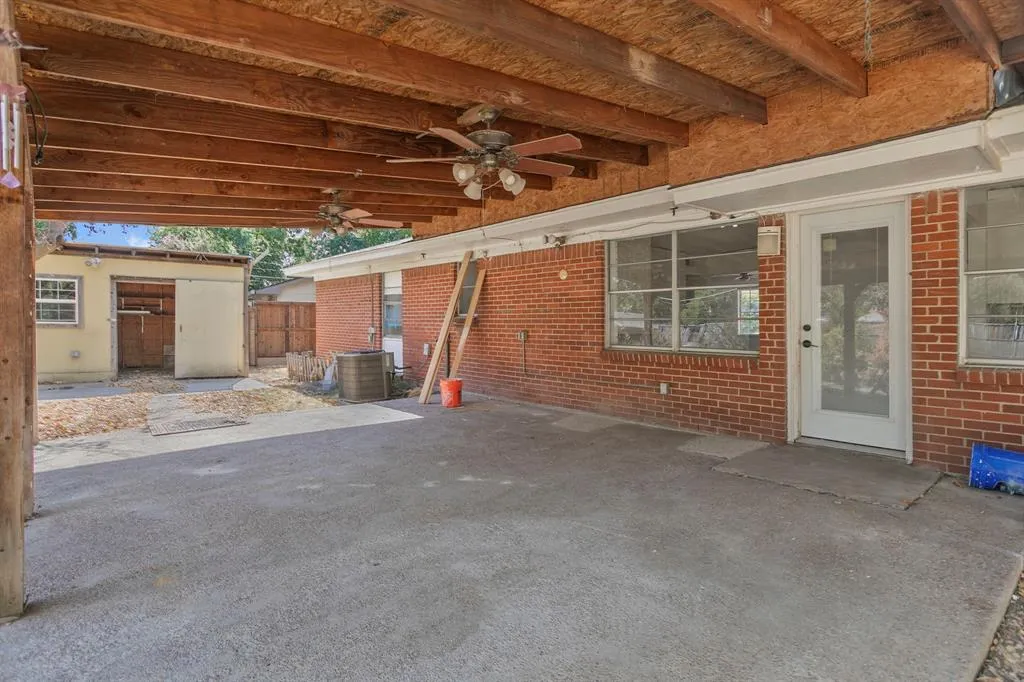 1306 N Floyd Road