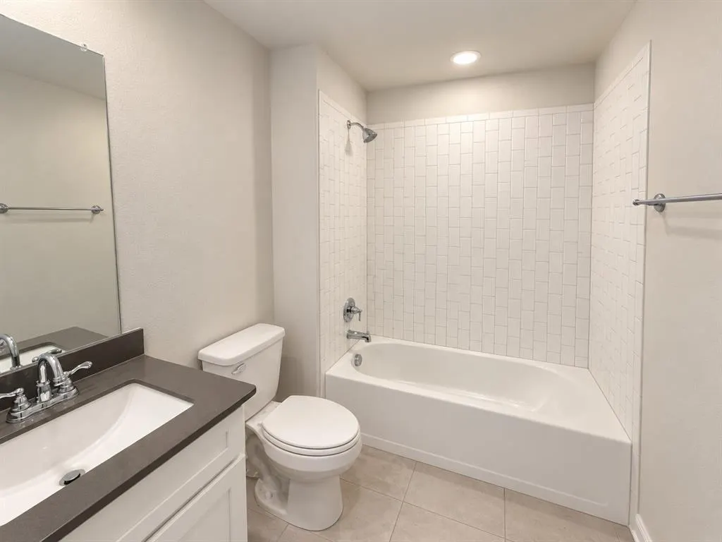 404 Amenduni Lane