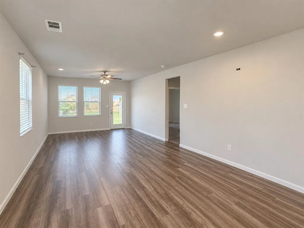 404 Amenduni Lane