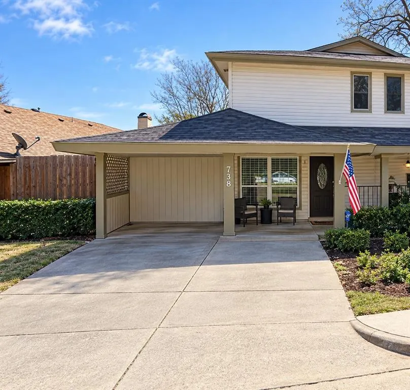 738 Sceptre Circle
