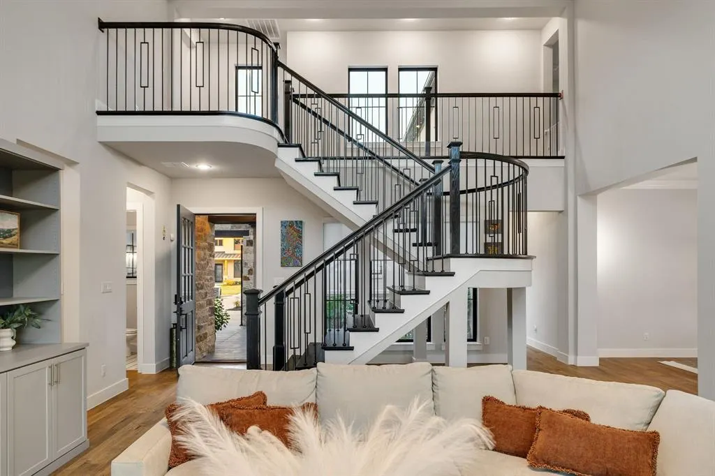 2421 Heathrow Lane
